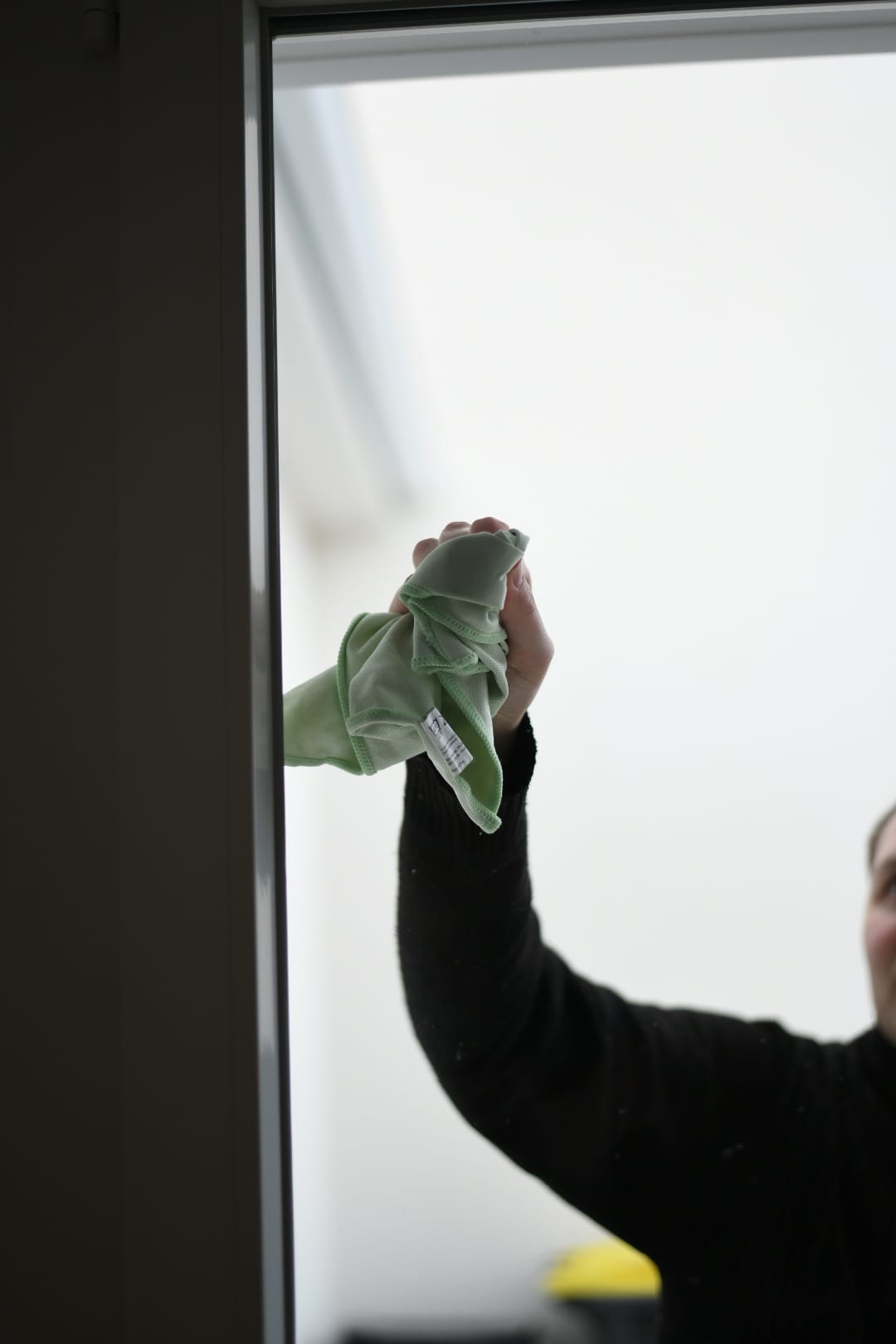 Nettoyage vitrines commerce Rochefort